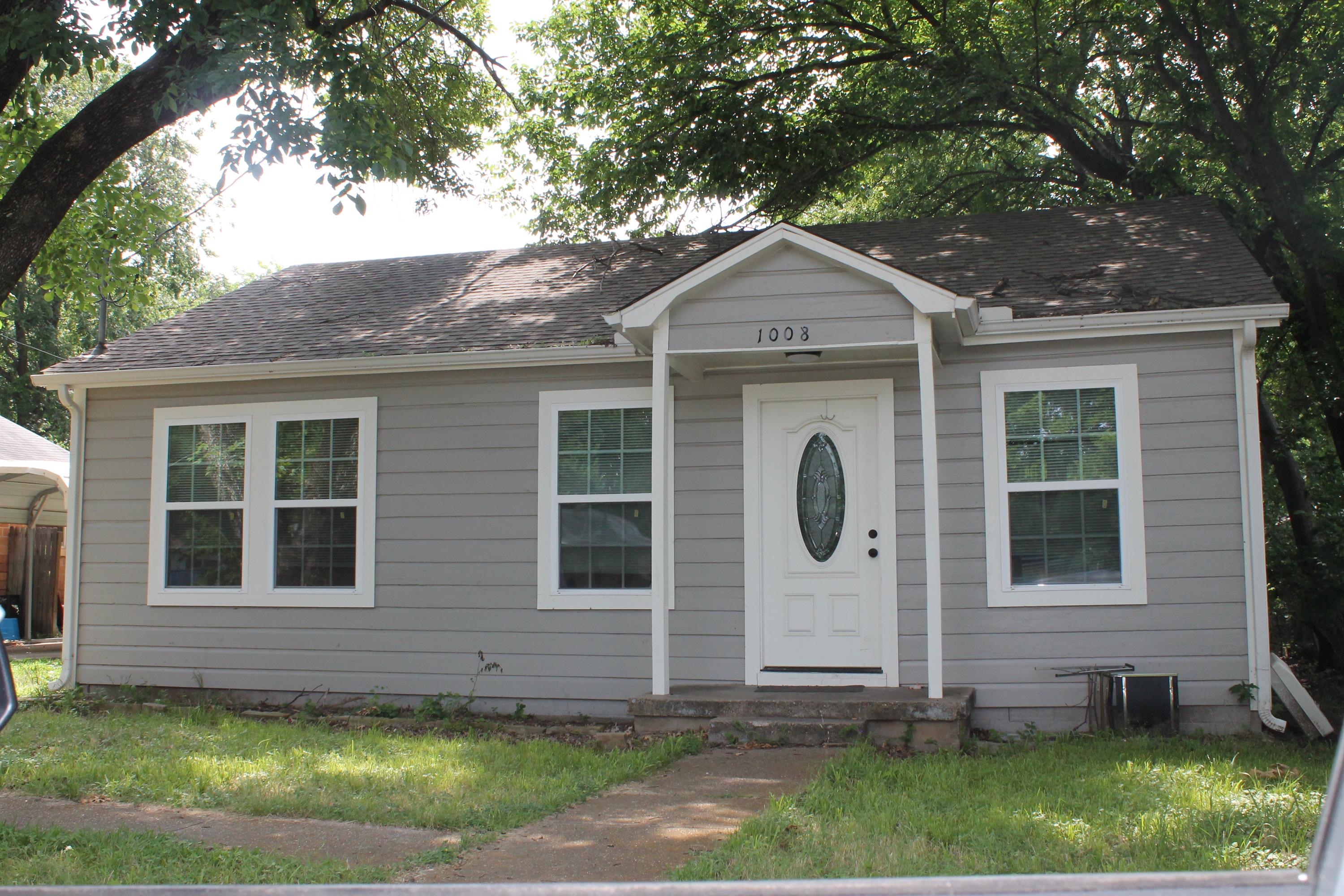 1008 Peak St.